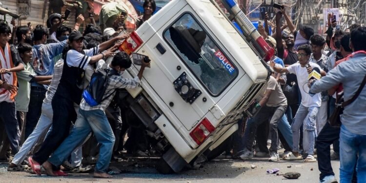 हिंसा के हर चेहरे की तलाश, बिहार पुलिस ने जारी किए 400 से ज्यादा फोटो, 40 सोशल मीडिया अकाउंट भी पुलिस के रडार पर