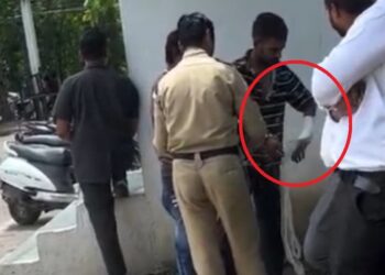 जेल पहुंचते ही उतार फेंकी पट्टियां… पुलिस ने जुलूस में घायल दिखाए थे आरोपी, वायरल वीडियो से मचा बवाल