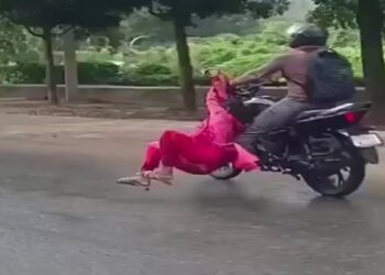 Bihar: शादी की जिद पर प्रेमिका को 100 मीटर तक बाइक से घसीटा, भीड़ आई तो बोला- पत्नी है, Video