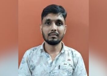 बिहार में पेपर लीक का बड़ा चेहरा डॉ. मनीष अरेस्ट, प्रश्नपत्र के सीलबंद बक्से को खोलने और दोबारा सील करने का है एक्सपर्ट
