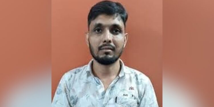 बिहार में पेपर लीक का बड़ा चेहरा डॉ. मनीष अरेस्ट, प्रश्नपत्र के सीलबंद बक्से को खोलने और दोबारा सील करने का है एक्सपर्ट