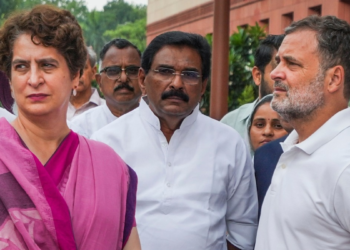 संसद परिसर में विपक्ष का हल्लाबोल… राहुल गांधी बोले- ‘छात्रों पर अत्याचार बर्दाश्त नहीं, जांच के लिए बने SC की हाई-पावर्ड कमेटी’