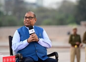 छात्र आंदोलन के पीछे देश-विरोधी तत्व, पुलिस को खलनायक न बनाएं, बोले-पूर्व DGP