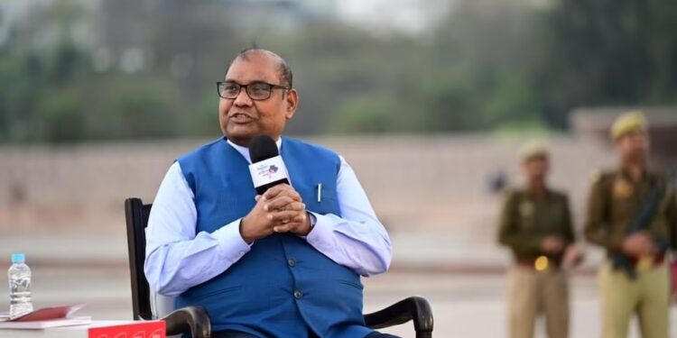 छात्र आंदोलन के पीछे देश-विरोधी तत्व, पुलिस को खलनायक न बनाएं, बोले-पूर्व DGP