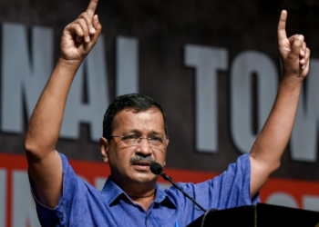 ‘डंडे से न डरने वाले 100 लोग लेकर पीएम मोदी के घर जाऊंगा…’, E-20 पर केजरीवाल की हुंकार, ट्विटर बायो भी बदला