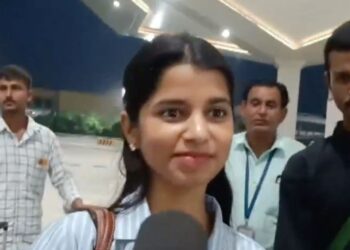 ‘किसी भी धर्म का मजाक उड़ाना ठीक नहीं…’, राहुल गांधी-पप्पू यादव पर मैथिली ठाकुर का निशाना