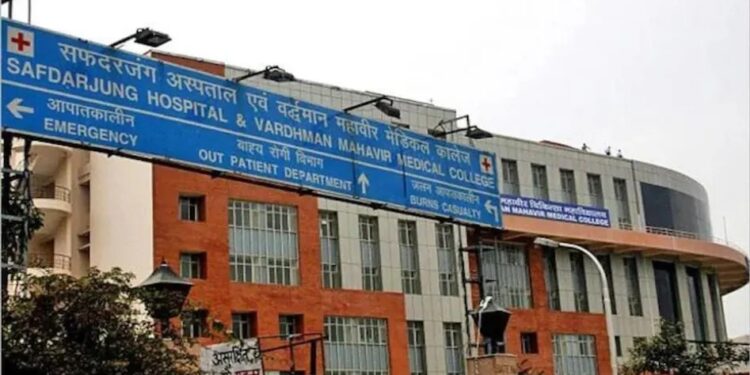 सीने की हड्डी काटे बिना बदल दिया दिल का वॉल्व! सफदरजंग के डॉक्टरों ने रचा इतिहास, बना वर्ल्ड रिकॉर्ड