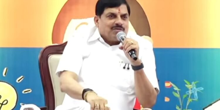 ‘मेरी ही कार में बैठकर नेता और विधायकों को दे रही थी गाली…’, जब CM मोहन यादव ने स्कूल की बेटियों को सुनाया मजेदार किस्सा