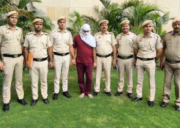 हॉलीवुड फिल्म ‘द स्टेयरकेस’ फिल्म देख रची पत्नी के कत्ल की साजिश: हत्या के बाद नहाया, 13 लाख समेटे… नेपाल भागने से पहले मथुरा में ऐसे दबोचा गया कातिल पति