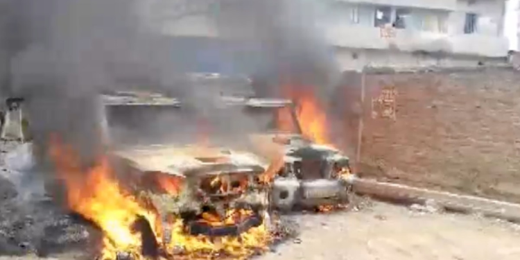 पटना में भीषण सड़क हादसे के बाद भड़की हिंसा… शख्स को बस ने कुचला, भीड़ ने पुलिस की 3 गाड़ियों में लगाई आग
