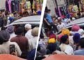 Y श्रेणी की सुरक्षा के बावजूद हिंदू नेता पर हमला, ईंट-पत्थरों से तोड़ी गाड़ी, खून से लथपथ सड़क पर भागते दिखे, वीडियो सामने आया