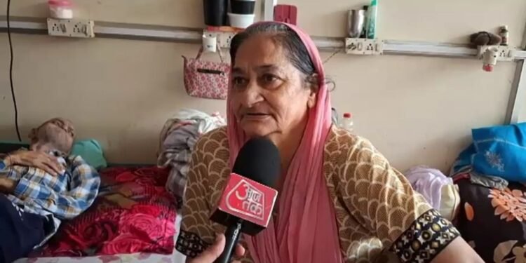 ‘माय नेम इज नीलम…’ बेटा बुलाता है, मां नहीं जाना चाहती… बहू से झगड़े के बाद वृद्धाश्रम पहुंची कश्मीरी महिला की कहानी