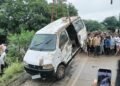 अधूरा पुल पानी में नहीं दिखा… नाले में बही 11 लोगों से भरी ईको वैन, 3 साल के मासूम समेत 9 शव बरामद
