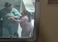 गुरुग्राम: बाल पकड़कर धक्का दिया, फिर मारे थप्पड़, करोड़ों के फ्लैट में करोड़पति मालकिन ने मेड को पीटा, चुपके से बना VIDEO वायरल, केस दर्ज