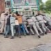 ट्रेन आने वाली थी और ट्रैक के बीच खराब हो गया लोडेड ट्रक… फिर जो हुआ, वो VIDEO में देखिए
