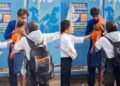 80 की स्पीड में दौड़ाई स्कूटी, गिरीं फिर भी नहीं छोड़ा… Gen-Z जुड़वां बहनों ने मोबाइल लुटेरे में मारे थप्पड़ ही थप्पड़, IPS अफसर भी हुए बहादुरी के कायल