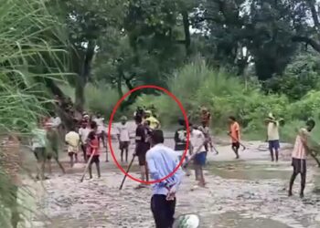 बिहार में स्वास्थ्य व्यवस्था की दर्दनाक तस्वीर! नदी में फंसा ट्रैक्टर, प्रसव पीड़ा में तड़पती गर्भवती ने तोड़ा दम
