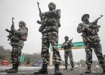 भारत के छोटे हथियारों के कारखानों पर संकट: 600 करोड़ का नुकसान और खाली पड़ी मशीनें, संसद समिति ने जारी की रिपोर्ट