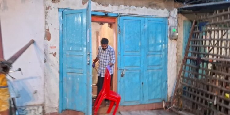 ब्यूटी पार्लर की आड़ में चल रहा था देह व्यापार, पुलिस छापेमारी में 12 महिलाएं और एक पुरुष पकड़े गए