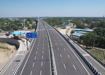 सिर्फ 9 घंटे में भोपाल से दिल्ली! नया ग्रीनफील्ड एक्सप्रेसवे घटा देगा 100 Km की दूरी, 4 राज्यों को होगा फायदा