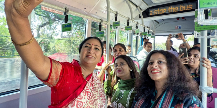 दिल्ली में महिलाओं को बड़ा तोहफा, DTC बसों में मुफ्त सफर के लिए ‘पिंक टिकट’ की मियाद 31 अगस्त तक बढ़ी