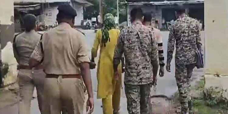 पति के दोस्त से प्यार, 6 साल की बेटी ने दी पोल खोलने की धमकी, कलयुगी मां ने प्रेमी संग घोंटा गला, कुएं में फेंकी लाश