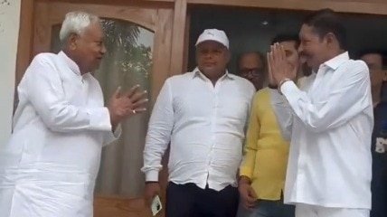 नीतीश कुमार से जब मिले JDU विधायक अनंत सिंह, VIDEO