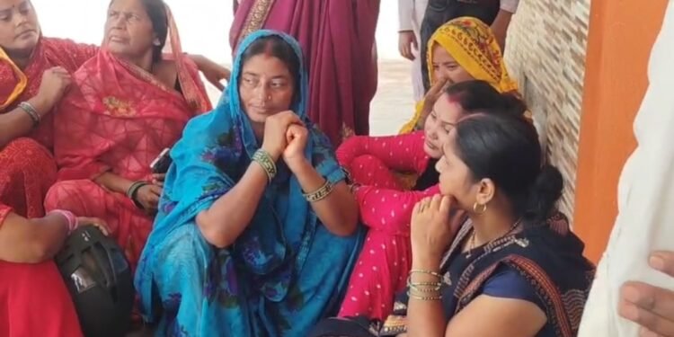 जुड़वां बच्चों के जन्म की खुशी मातम में बदली… ऑपरेशन के तीसरे दिन 22 साल की प्रसूता ने तोड़ा दम