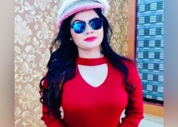 पहले एयर होस्टेस, फिर बनीं DSP… अब लटकी गिरफ्तारी की तलवार, कौन हैं नेहा पच्चीसिया, जिन पर हुई FIR?