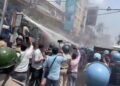पटना में बैरिकेड्स तोड़ CM आवास की ओर बढ़ रहे छात्रों पर लाठीचार्ज, कई हिरासत में