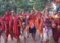 पिता की अनोखी भक्ति, परिवार की 19 बेटियों संग कांवड़ लेकर निकले बाबाधाम