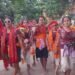 पिता की अनोखी भक्ति, परिवार की 19 बेटियों संग कांवड़ लेकर निकले बाबाधाम