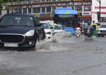 ‘जलभराव को आपदा मान युद्धस्तर पर करें काम,’ दिल्ली LG का सख्त निर्देश