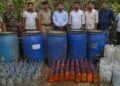 14 लाख का माल, 5 ड्रम और 1,368 लीटर स्पिरिट! दरभंगा के जाले में नकली शराब फैक्ट्री का भंडाफोड़