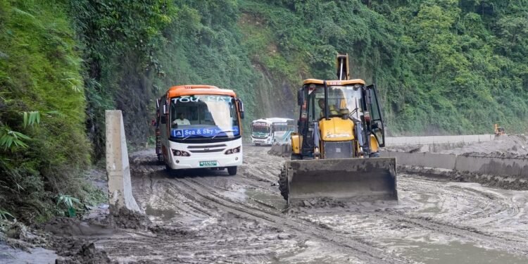दिल्ली-काठमांडू मैत्री बस सेवा अस्थायी रूप से बंद, नेपाल बाढ़ के बीच DTC का फैसला