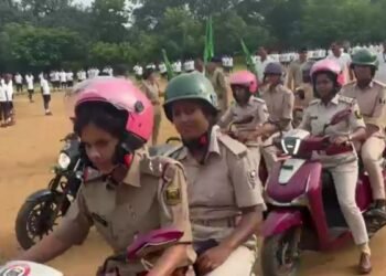 गया में अब मनचलों की खैर नहीं, शहर में उतरीं ‘पुलिस दीदी’… सुनसान इलाकों से स्कूल-कॉलेज तक रखेंगी नजर