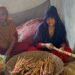 कृष्ण की बांसुरी बना रही मुस्लिम महिलाएं… 80 परिवारों का पुश्तैनी हुनर सरकारी मदद से फिर हुआ मजबूत