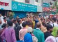 पेड़ से गिरा शख्स, हॉस्पिटल ले गए परिजन तो वहां लिफ्ट ही गिर गई… दबने से हुई दर्दनाक मौत