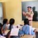 वर्दी वाले टीचर… हाथ में चॉक लेकर स्कूल पहुंचे SP सर, ब्लैकबोर्ड पर छात्राओं को पढ़ाया सफलता का पाठ