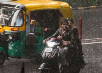दिल्ली-NCR में झमाझम बारिश, कई इलाकों में ऑरेंज अलर्ट जारी