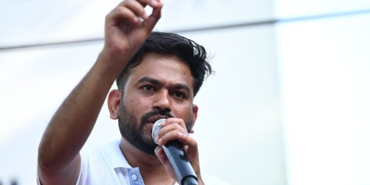 कॉकरोच पार्टी ने वापस लिया 5 सितंबर का ‘दिल्ली मार्च’… सुप्रीम कोर्ट में केंद्र के आश्वासन के बाद बड़ा फैसला