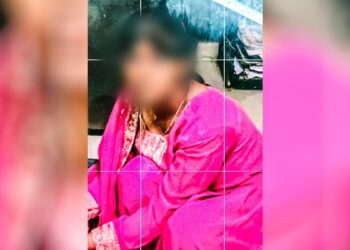 4 घंटे तक क्लास के बाहर खड़ी थी 11वीं की छात्रा, फिर स्कूल की छत से कूदी, मौत