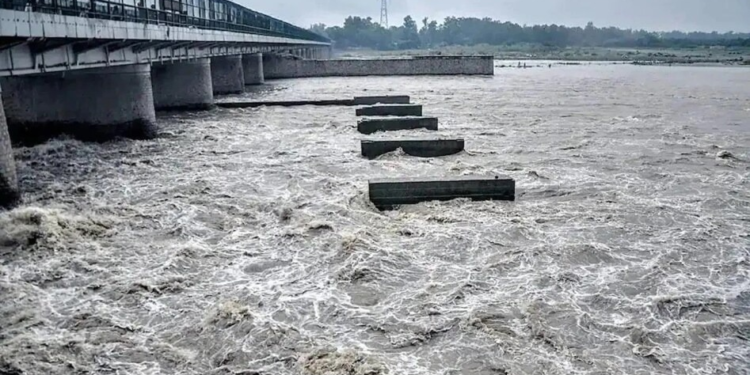 हरियाणा: हथिनीकुंड बैराज पर सेना की ट्रेनिंग के दौरान हादसा, यमुना में गिरे जवान, 2 लापता