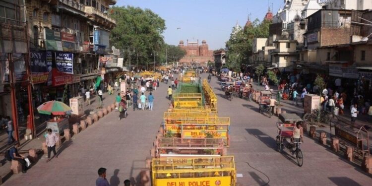 चांदनी चौक के कारोबार पर संकट? लोडिंग-अनलोडिंग प्रतिबंध के खिलाफ उपराज्यपाल को ज्ञापन देंगे 4 हजार व्यापारी
