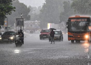 दिल्ली वालों छाता तैयार रखिए, शुक्रवार-शनिवार बारिश का अलर्ट, जानें मौसम का पूरा हाल