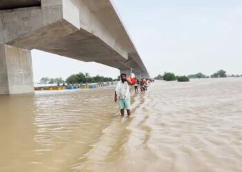 राघोपुर में बाढ़ का कहर, कई गांव डूबे, सैकड़ों लोगों का पलायन… हाजीपुर में भी असर