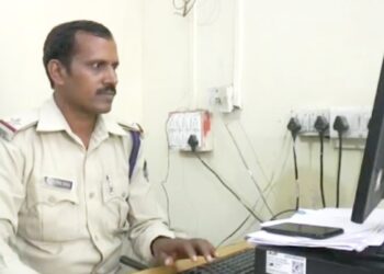 CM हाउस से फोन आते ही 10 थानों की पुलिस मुस्तैद! इंदौर में उज्जैन के युवक से लूट पर मचा हड़कंप, FIR में देरी पर उठे सवाल