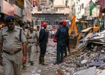 मालवीय नगर हादसे में बचे, सत्य निकेतन हादसे में MCD के इन तीन अफसरों पर गिरी गाज