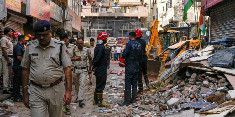 मालवीय नगर हादसे में बचे, सत्य निकेतन हादसे में MCD के इन तीन अफसरों पर गिरी गाज