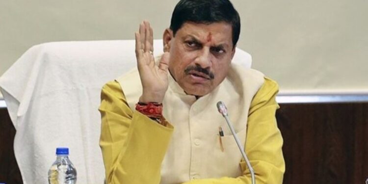 सागर जहरीली शराब कांड: 11 मौतों के बाद CM मोहन यादव का बड़ा एक्शन, 3 अफसर सस्पेंड; 1 मुख्यालय अटैच